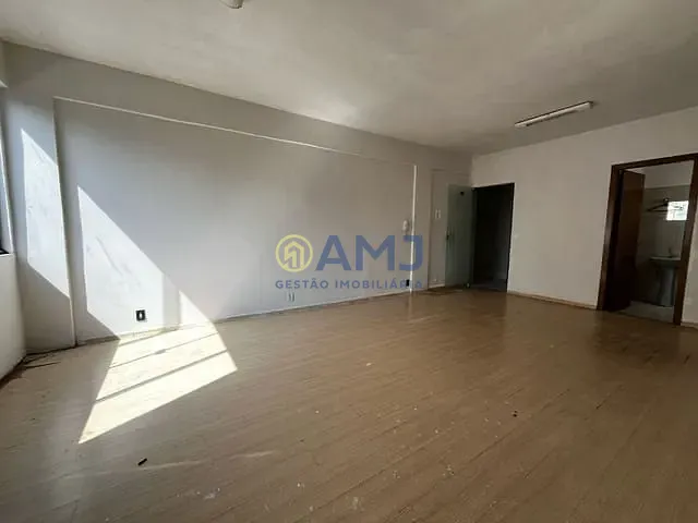 Sala para alugar, no bairro Setor Bueno em Goiânia