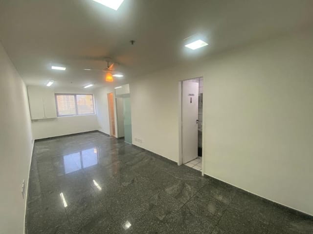 Sala à venda, no bairro Vila Mariana em São Paulo