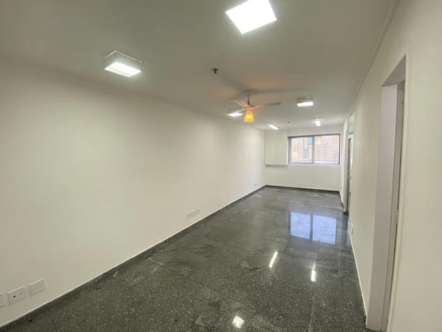 Sala à venda, no bairro Vila Mariana em São Paulo