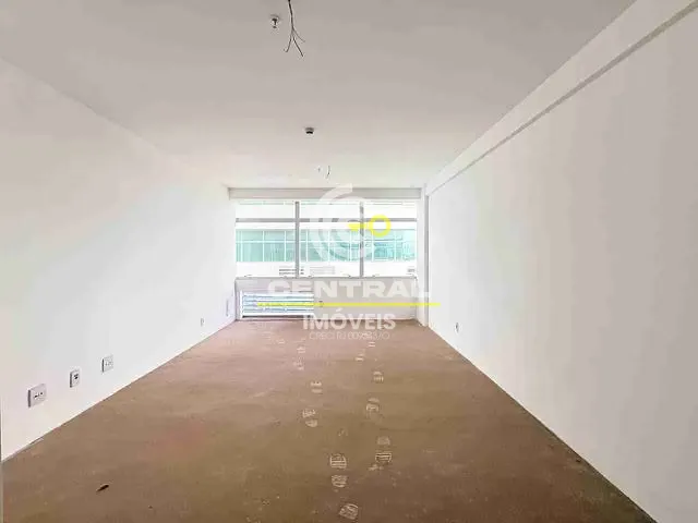 Sala com 32m², à venda, no bairro Jardim Imperial em Itaboraí