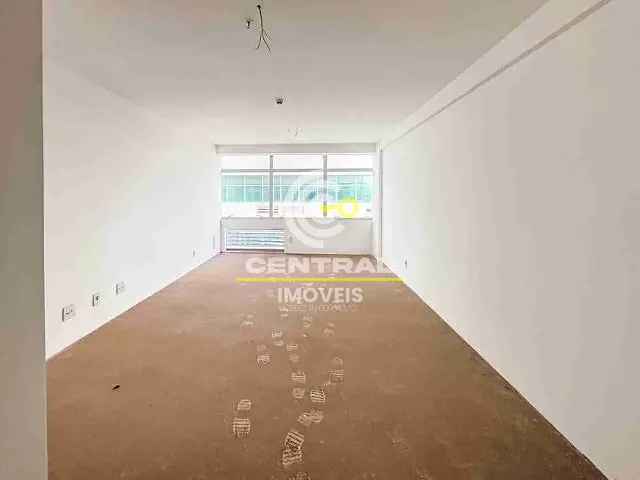 Sala com 32m², à venda, no bairro Jardim Imperial em Itaboraí