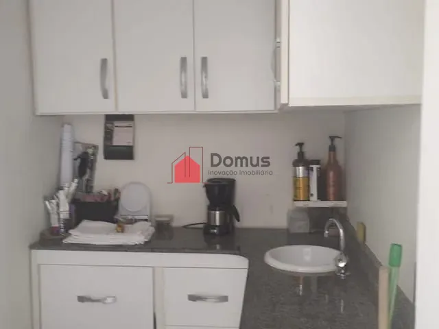 Sala com 32m², à venda ou para alugar, no bairro Centro em Pindamonhangaba
