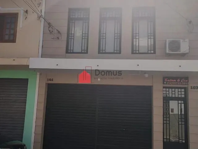 Sala com 32m², à venda ou para alugar, no bairro Centro em Pindamonhangaba