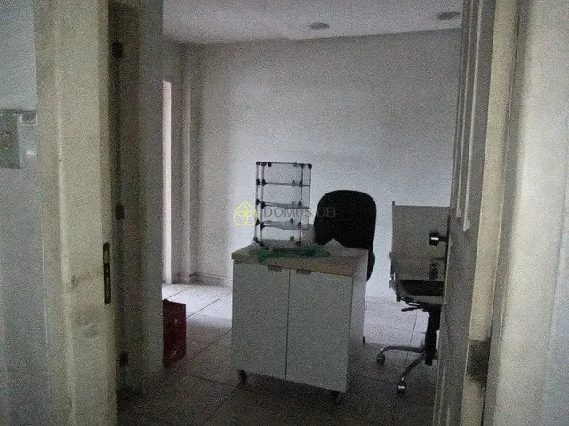 Sala à venda, no bairro Centro em Barra Mansa