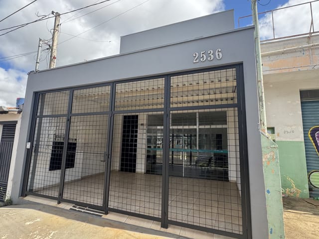 Sala à venda ou para alugar, no bairro Jardim Lucila em Tatuí