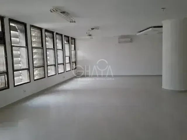 Sala à venda ou para alugar, no bairro República em São Paulo