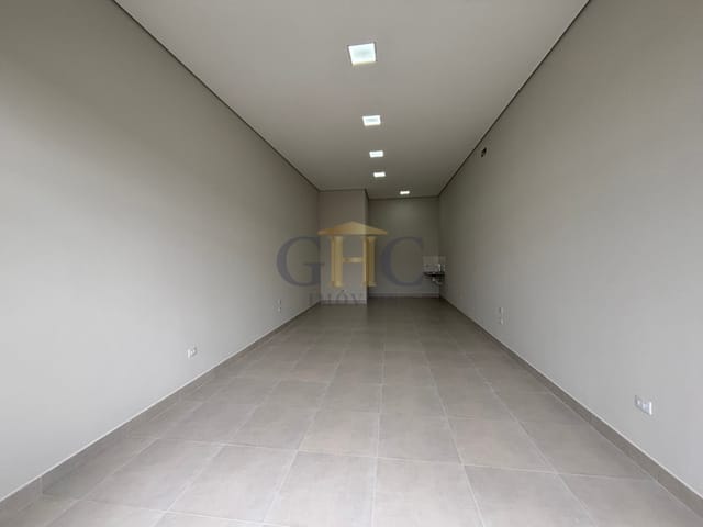 Sala com 300m², para alugar, no bairro Pacaembú Bandeiras em Salto de Pirapora
