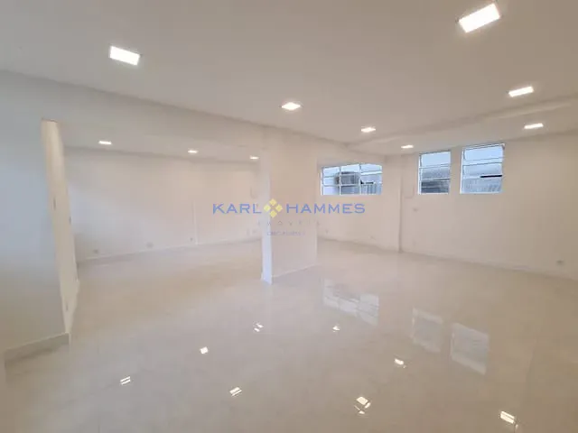 Sala à venda, no bairro Centro em Petrópolis