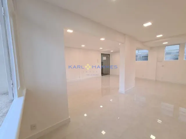 Sala à venda, no bairro Centro em Petrópolis