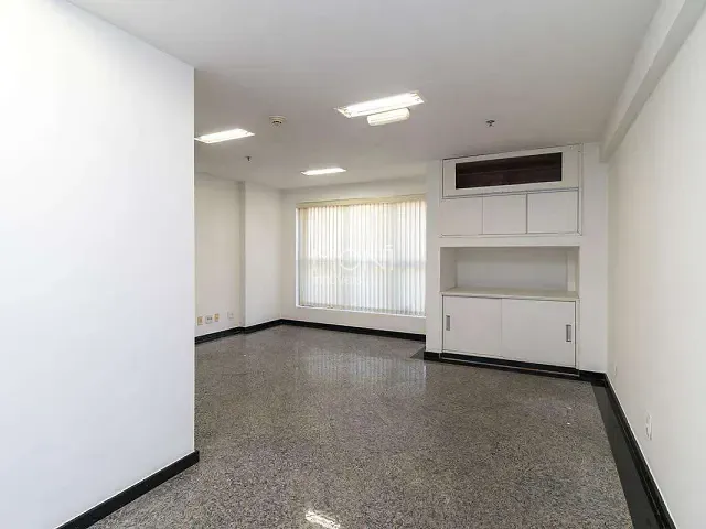 Sala à venda, no bairro Asa Norte em Brasília
