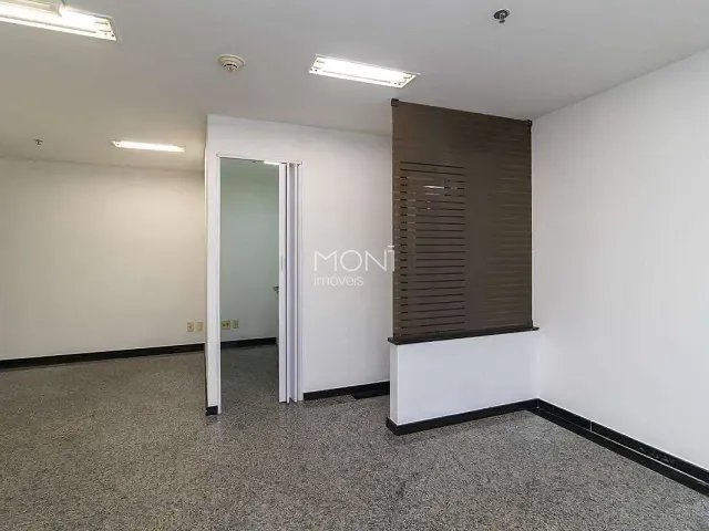 Sala à venda, no bairro Asa Norte em Brasília