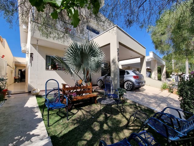 Casa com 255m² 4 quartos e 4 banheiros, à venda, no bairro Caminho Novo em Tremembé
