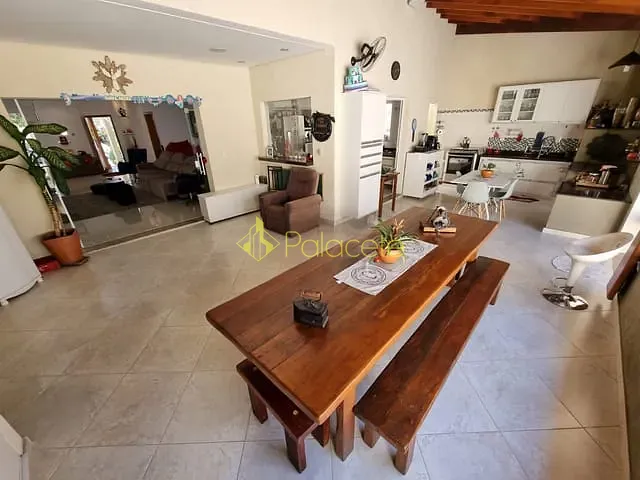 Casa com 255m² 4 quartos e 4 banheiros, à venda, no bairro Caminho Novo em Tremembé