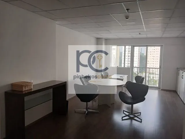 Sala para alugar, no bairro Santo Amaro em São Paulo