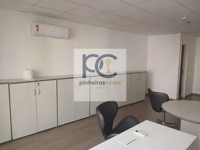 Sala para alugar, no bairro Santo Amaro em São Paulo