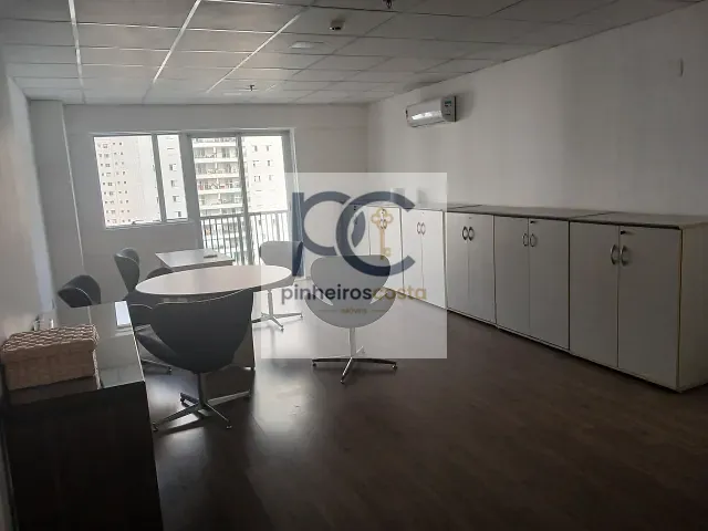 Sala para alugar, no bairro Santo Amaro em São Paulo