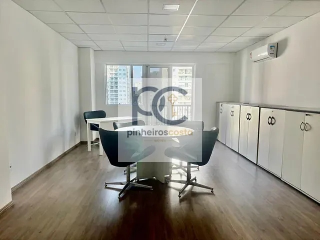 Conjunto comercial para alugar, no bairro Santo Amaro em São Paulo