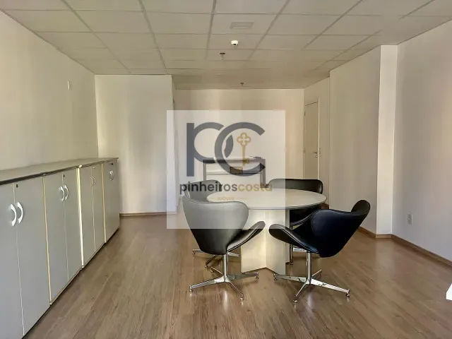 Conjunto comercial para alugar, no bairro Santo Amaro em São Paulo