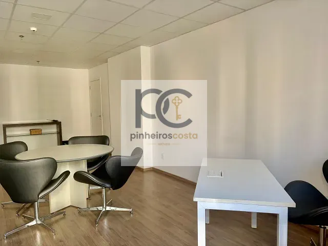 Conjunto comercial para alugar, no bairro Santo Amaro em São Paulo