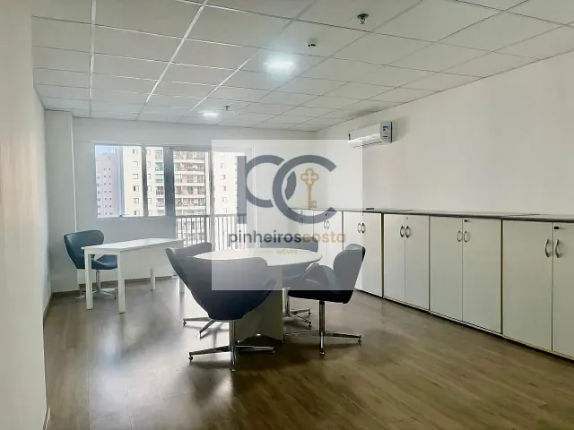 Conjunto comercial para alugar, no bairro Santo Amaro em São Paulo