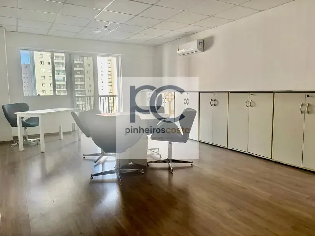 Conjunto comercial para alugar, no bairro Santo Amaro em São Paulo