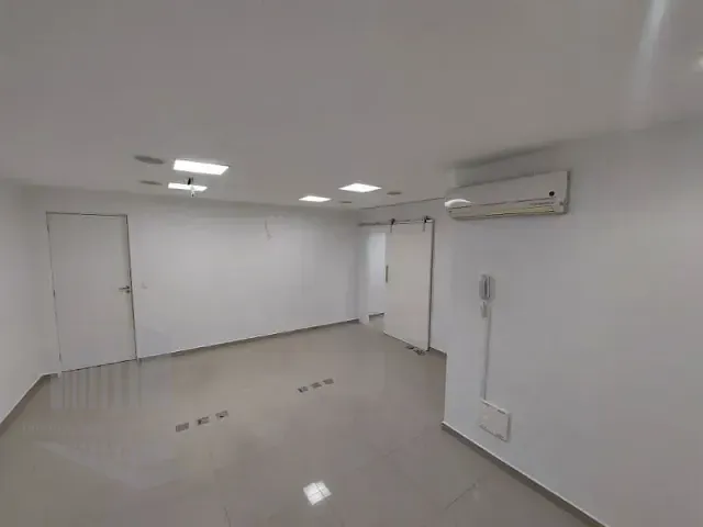 Sala à venda, no bairro Vila Olímpia em São Paulo