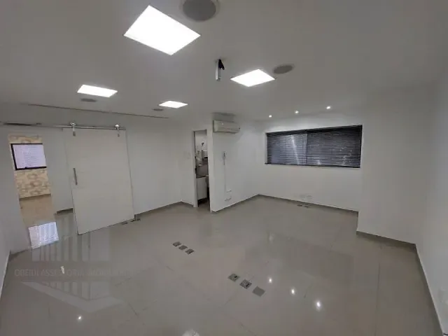 Sala à venda, no bairro Vila Olímpia em São Paulo