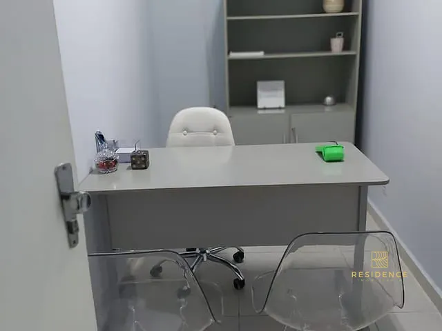 Sala à venda, no bairro Centro em Barra Mansa