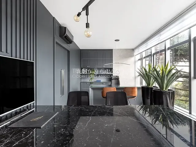 Sala à venda, no bairro Água Verde em Curitiba