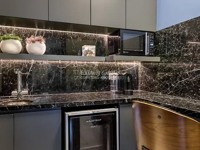 Sala à venda, no bairro Água Verde em Curitiba