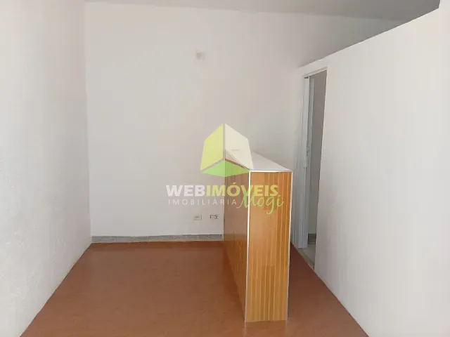 Sala com 15m², para alugar, no bairro Cézar de Souza em Mogi das Cruzes
