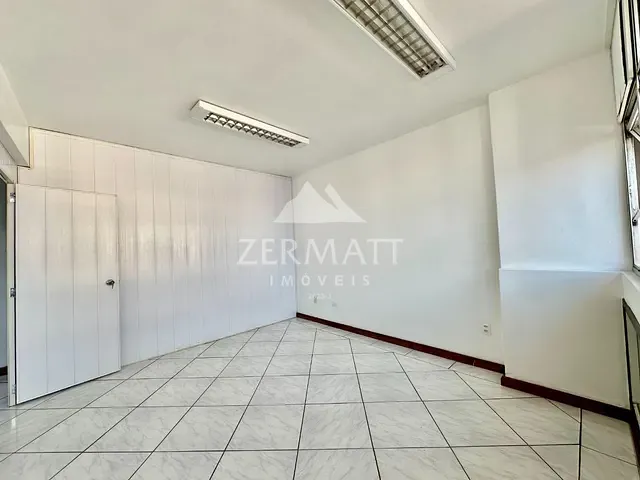 Sala com 89m², para alugar, no bairro Centro (Blumenau) em Blumenau