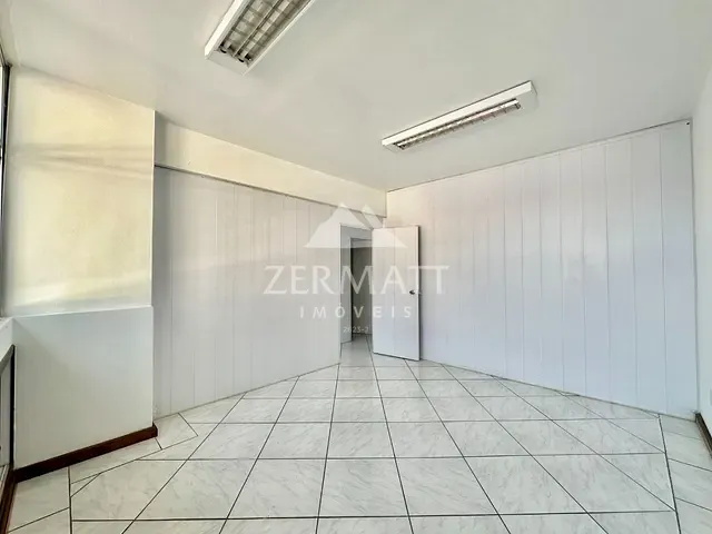 Sala com 89m², para alugar, no bairro Centro (Blumenau) em Blumenau