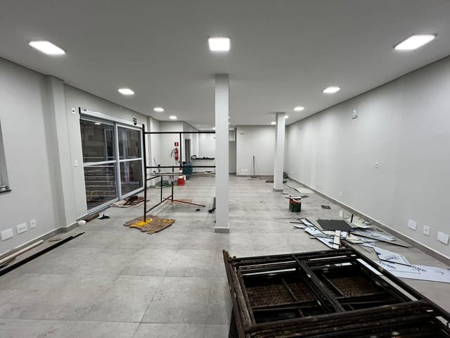 Sala com 100m², para alugar, no bairro CENTRO em Pouso Alegre