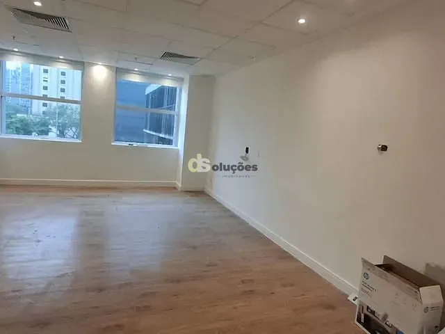 Sala com 33m², à venda, no bairro Bela Vista em São Paulo