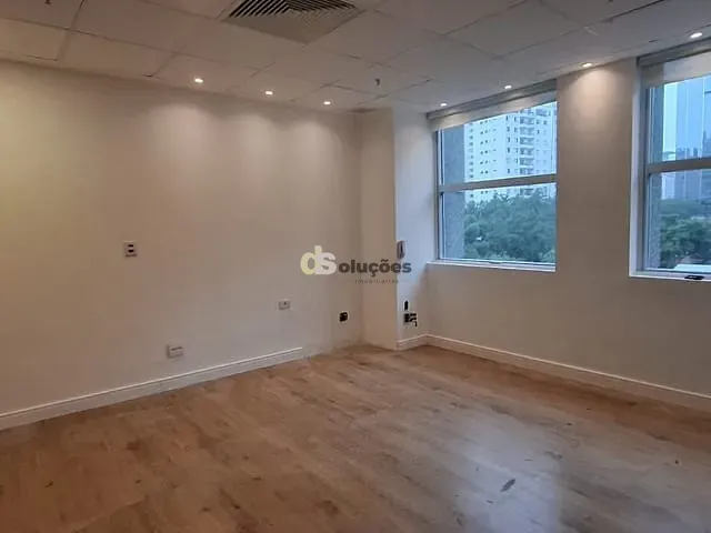 Sala com 33m², à venda, no bairro Bela Vista em São Paulo