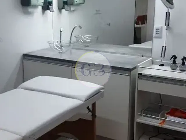 Sala à venda, no bairro Laranjal em Pelotas