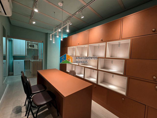 Sala à venda ou para alugar, no bairro Nossa Senhora das Graças em Manaus