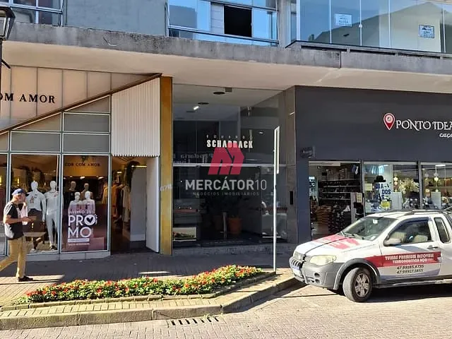 Sala para alugar, no bairro Centro em Blumenau