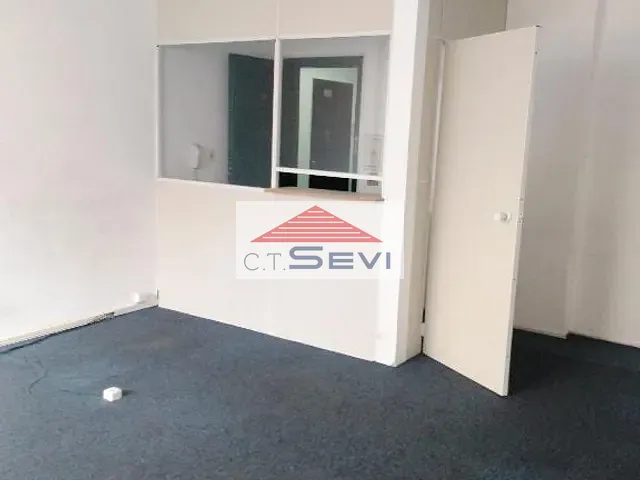 Sala para alugar, no bairro República em São Paulo