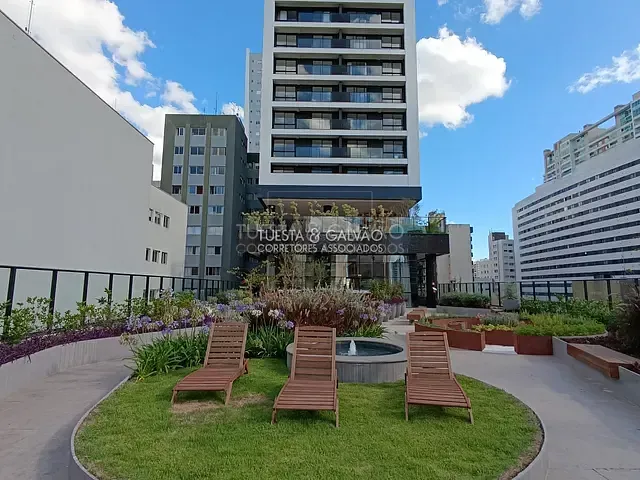 Conjunto comercial com 69m², à venda, no bairro Centro em Curitiba