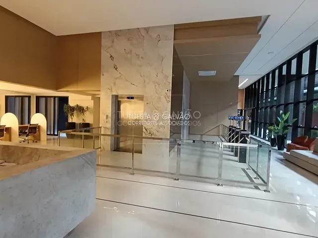 Conjunto comercial com 69m², à venda, no bairro Centro em Curitiba