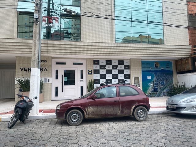 Sala à venda, no bairro Meia Praia em Itapema