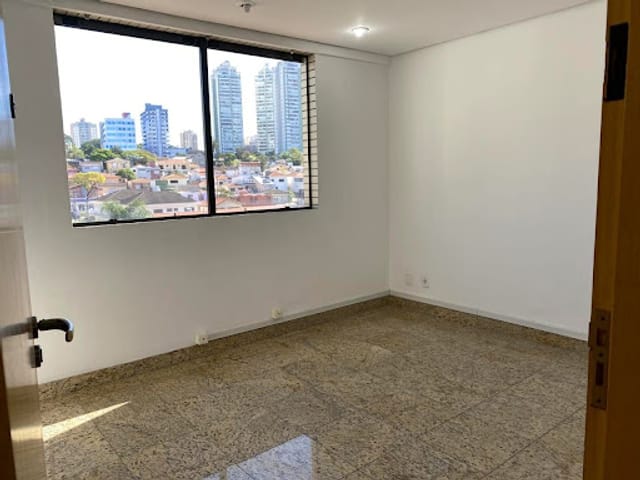 Sala com 60m², à venda, no bairro Jardim Maia em Guarulhos