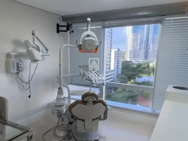 Sala à venda, no bairro Caminho das Árvores em Salvador