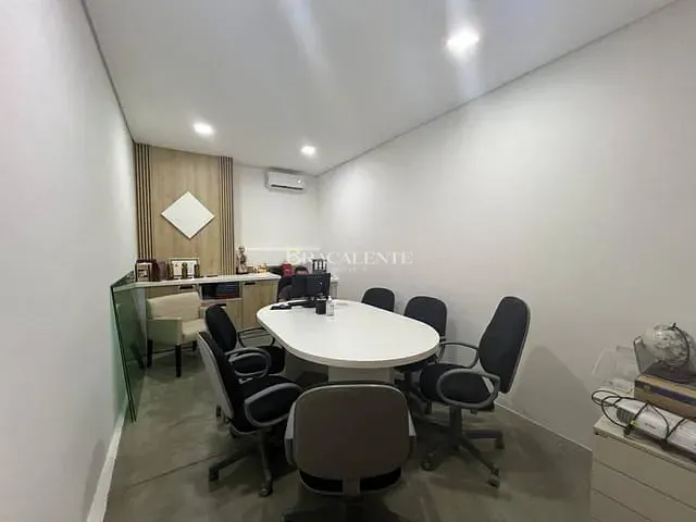 Sala com 200m², para alugar, no bairro Vila Embaré em Valinhos