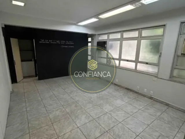 Sala com 109m², à venda, no bairro Santa Efigênia em Belo Horizonte