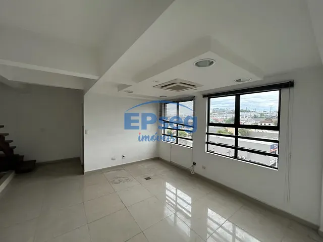 Sala à venda ou para alugar, no bairro Parolin em Curitiba