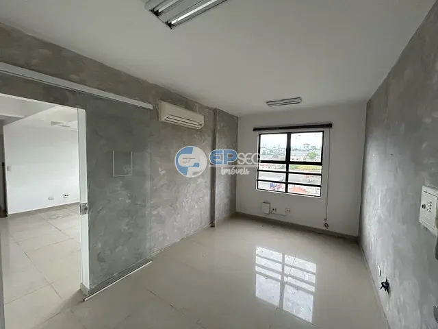 Sala à venda ou para alugar, no bairro Parolin em Curitiba