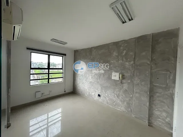 Sala à venda ou para alugar, no bairro Parolin em Curitiba
